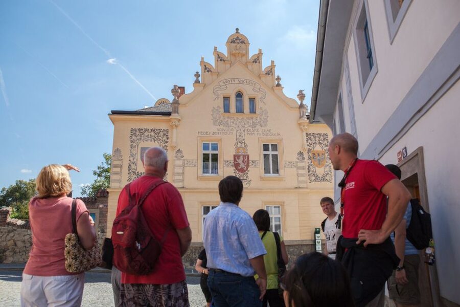 From Prague: Kutna Hora UNESCO Site Tour with Bone Chapel - Italian Court and Ruthardka Street: where wealth shows up