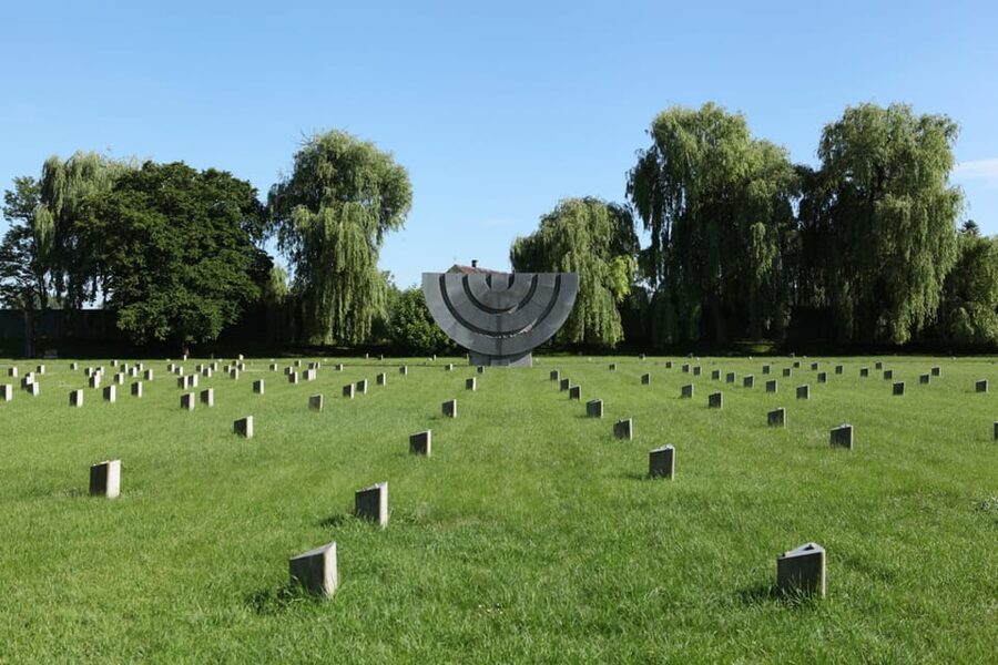 From Prague: Terezín Concentration Camp Day Tour - Meeting in Prague and Getting to Ústí nad Labem the Practical Way