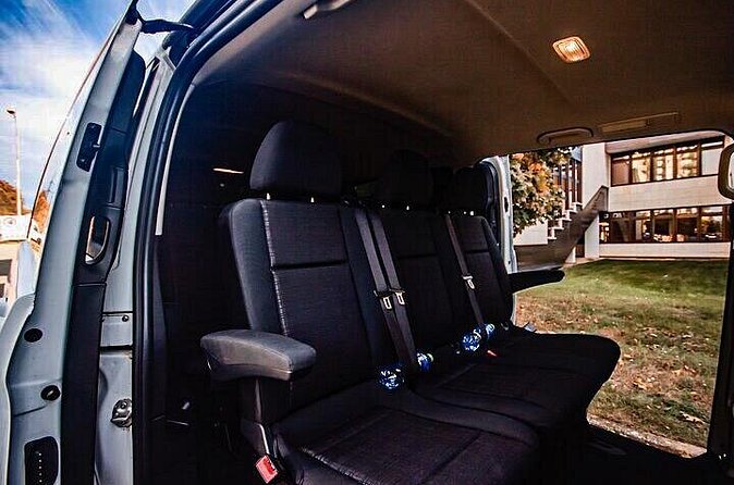 From Prague to Vienna - Private Transfer by MINIVAN Mercedes Vito 8+1pax - Duration Reality Check: “Approximate” Means Plan With Margin