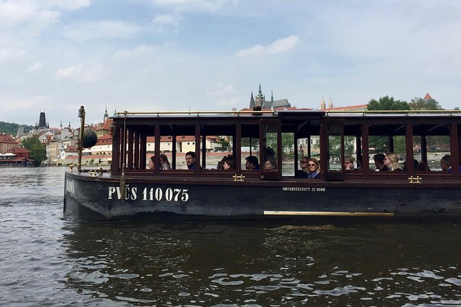 Full-Day Private Prague City tour: Prague Castle and Vltava River Cruise - Entering Prague Castle and St. Vitus Cathedral: where to focus