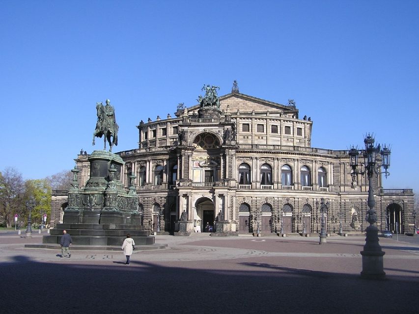 Full day Tour to Dresden with Zwinger visit from Prague - Guides, group size, and languages: what to expect from the human part