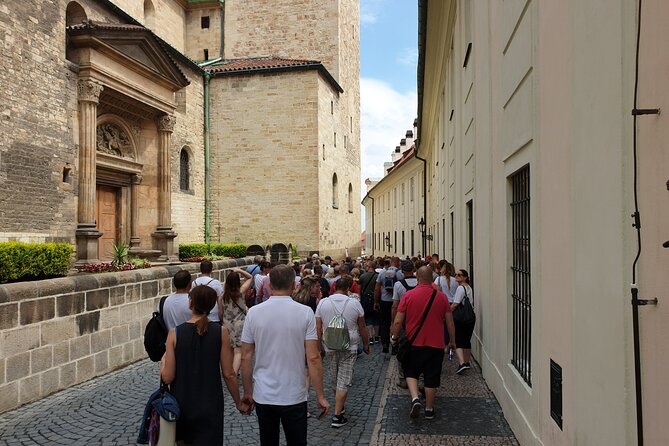 Get&Go: Prague Castle Ticket & E-Guide + Discount vouchers - Golden Lane and Daliborka Tower for daily life and darker stories