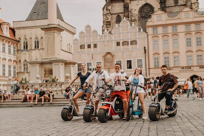 Guided sightseeing e-scooter tour of Prague: 2 hours - The Old New Synagogue (Altneuschul): an important pause