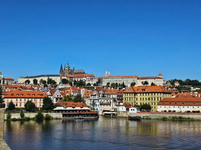 Guided walking tour Prague: include Prazskiy Castle - Key highlights to look for