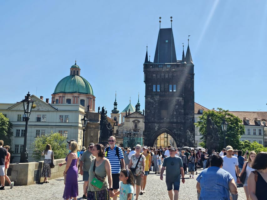 Guided walking tour Prague: include Prazskiy Castle - Wenceslas Square to Old Town, with Municipal building and Powder Tower stops