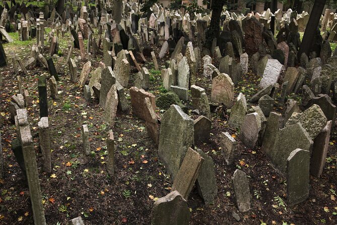 Half-day Private Tour of Prague's Charming Jewish Quarter - Old Jewish Cemetery in Zizkov: Where Ruins Become Memory