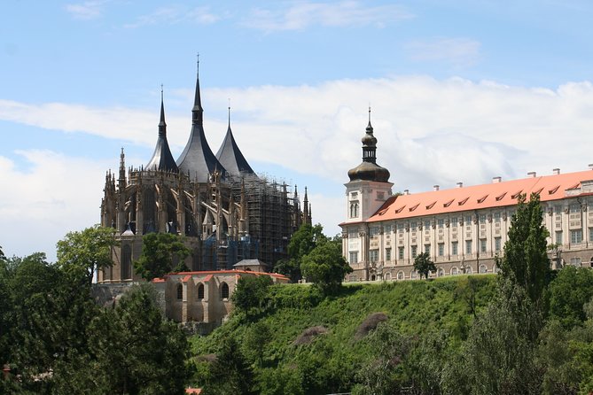 Half Day Trip to Kutna Hora and Bone Church from Prague - Tour pace and guide experience: the part that can make or break it
