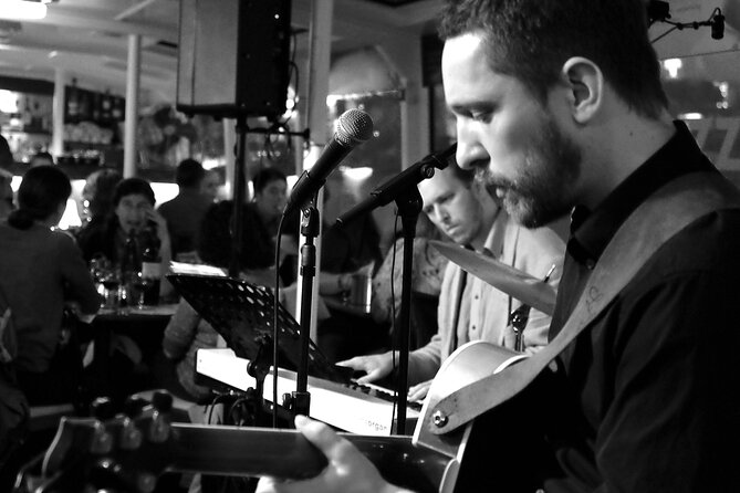 Jazz Boat: Popular LIVE JAZZ dinner cruise - Why the Vltava jazz dinner format works in Prague