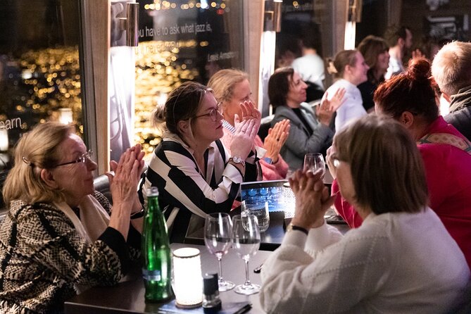 Jazz Boat: Popular LIVE JAZZ dinner cruise - Early versus late cruises: timing that changes the vibe
