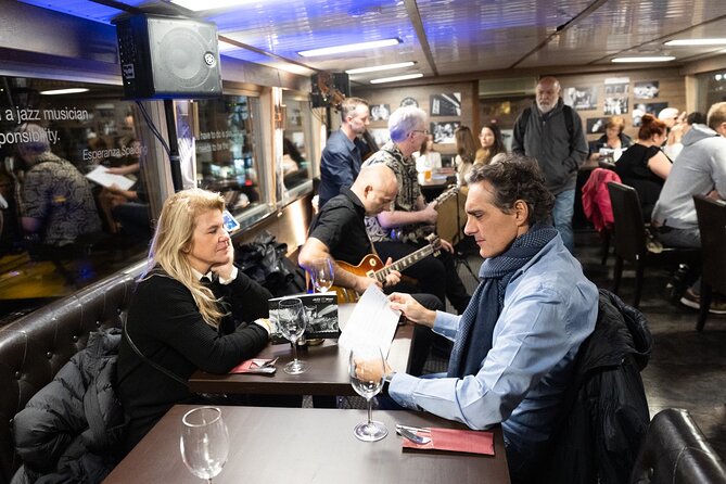 Jazz Boat: Popular LIVE JAZZ dinner cruise - The boat, seating, and why shared tables matter