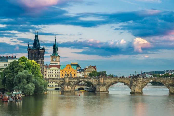 Johnny's Prague Photography Tour - Where you meet, where you end, and how the timing plays out