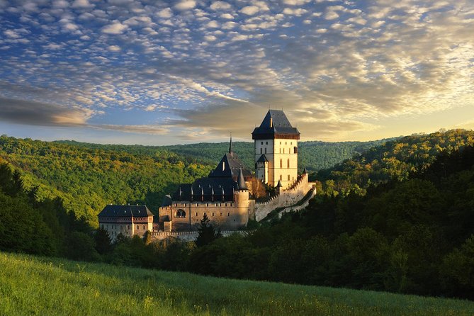 Karlstejn Castle Half Day Tour from Prague - Language, Guide Quality, and Group Size: Where the Day Can Shine or Slip