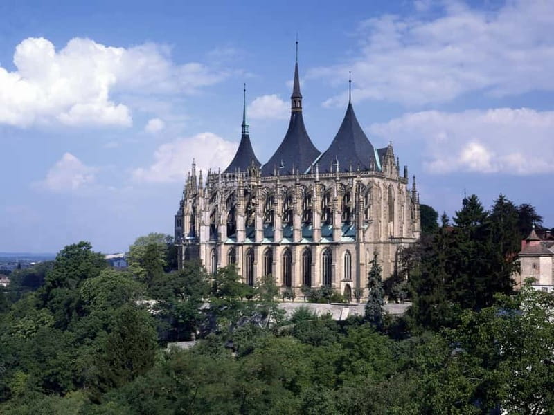 Kutná Hora from Prague – The Bone Church & St. Barbara’s - Prague to Kutná Hora by coach, and where you start
