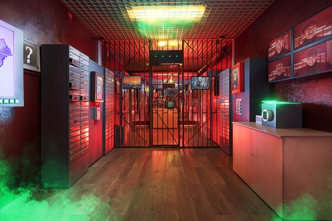Moriarty's Phantom Trap Escape Game in Prague - Puzzles and Effects: Modern Tech With a Story Brain