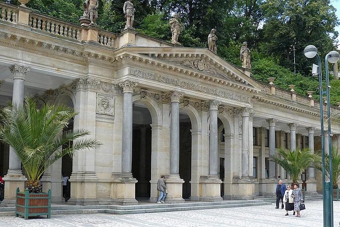 Moser Glassworks and Jan Becher Museum and Karlovy Vary Private Tour from Prague - Prague departure, countryside rhythm, and what the vehicle time means