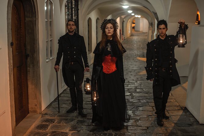 Mystery Tour at Charles Bridge and Prague Castle: Alchemy & Magic - Why Prague’s Castle District feels different after 6:00 pm