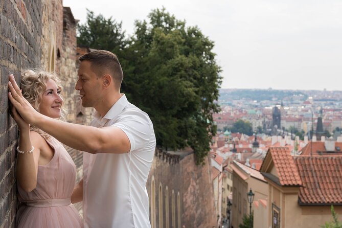 Photo Shoot for couple in Prague - Hradčany: finishing strong in a classic Prague setting