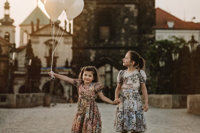 Photographer in Prague, private photoshoot - Mala Strana Streets and Kampa Park: Softer Streets, Romantic Energy