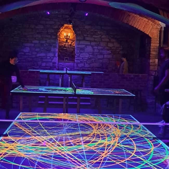 Ping pong or shuffleboard for up to 6 players - Key highlights at a glance