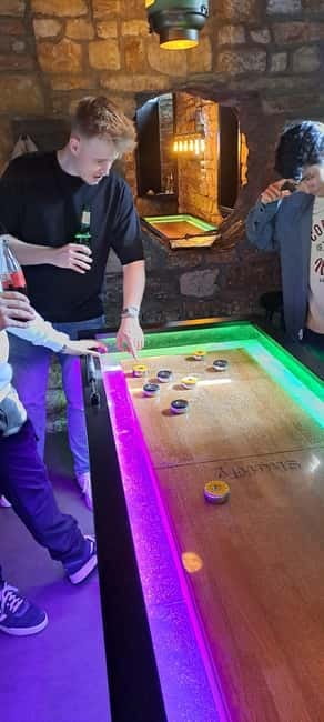 Ping pong or shuffleboard for up to 6 players - What your evening feels like from start to finish