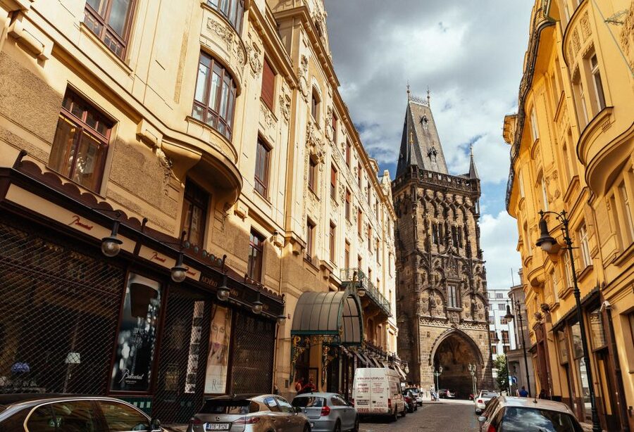 Prague: 1.5-Hour Private Kick-Start Tour with a Local - Charles Bridge: how to see it with a plan, not just photos