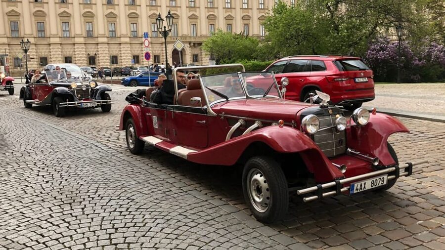 Prague: 120min Private Tour in Vintage Car, up to 6people! - Gothic churches, royal streets, and the story behind the routes