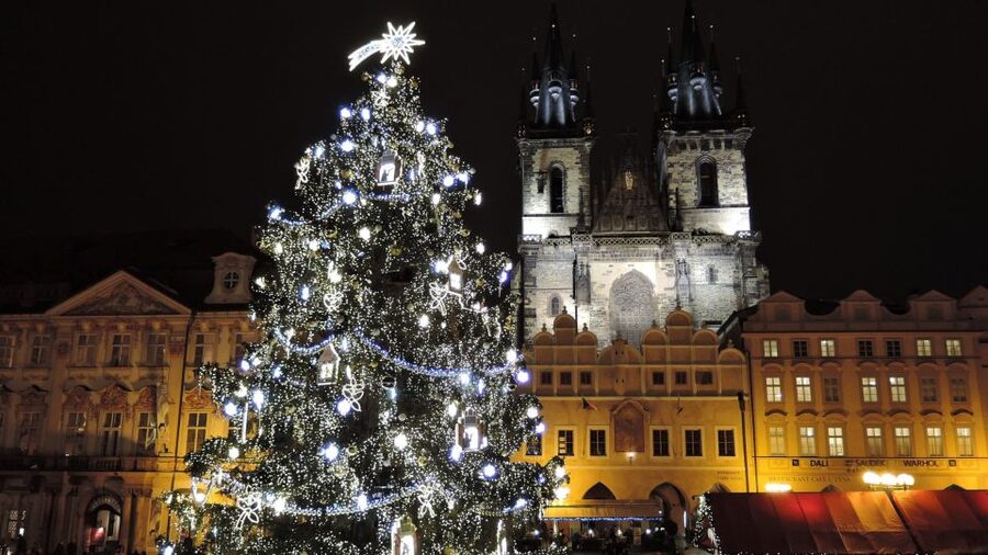 Prague: 2-3h Magical Christmas Markets Tour with Inclusions - How the December 24 market swap works
