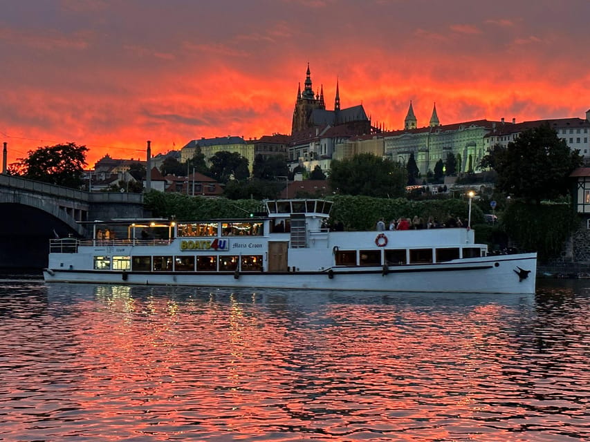 Prague: 2-Hour Historic Boat Cruise with Delicious Lunch - How the 2-hour cruise plus lunch really plays in real time