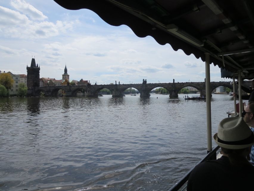 Prague: 2-Hour Lunch Cruise on the Vltava River - Key highlights worth making time for