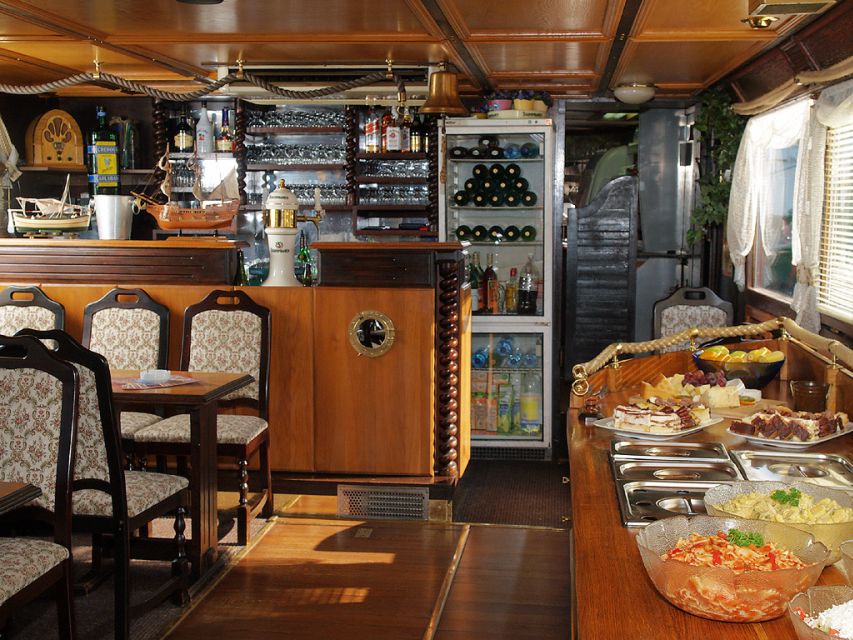 Prague: 2-Hour Lunch Cruise on the Vltava River - Timing, pace, and what the 2 hours feel like