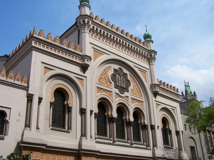 Prague: 2-Hour Old Town and Jewish Ghetto Walking Tour - Dům U Kamenného zvonu: A Quick Stop With Big Name Recognition