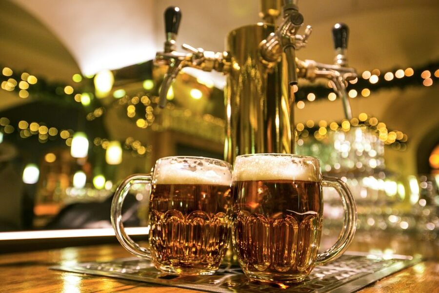 Prague: 3-Hour Beer Tour and Traditional Czech Dinner - The three-pub plan: how the beer tasting actually feels
