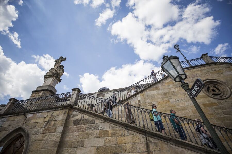 Prague: 3–Hour Castle Grounds Walking Tour and River Cruise - Vltava River Cruise and Refreshments: The Most Relaxing Part