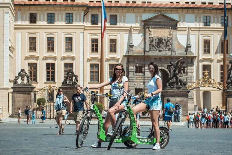 Prague: 3-Hour E-Scooter Tour in German - The Hugo Bike training, helmets, and why it matters