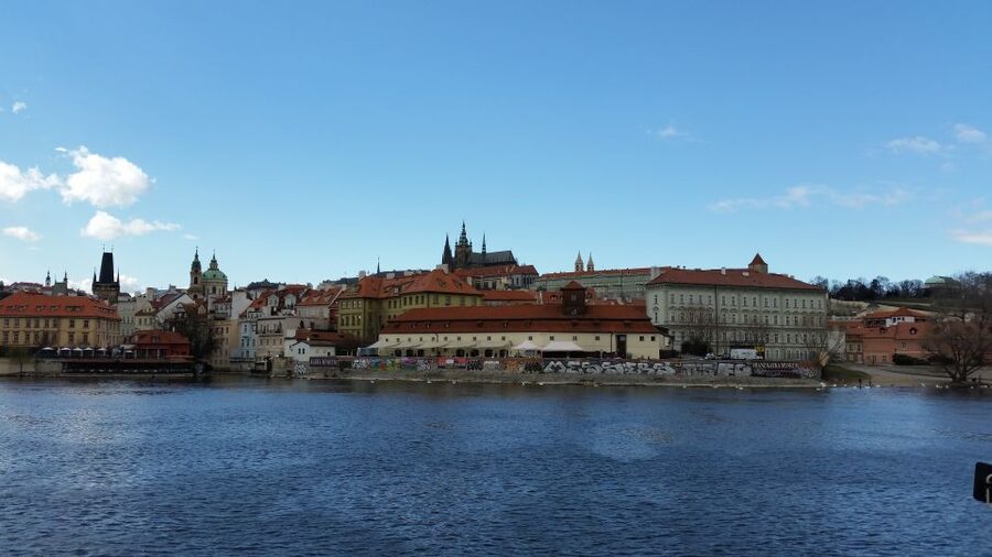 Prague: 3-hour Evening River Cruise with Dinner - Practical tips so your evening goes smoothly