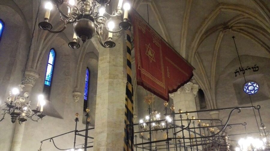 Prague: 3-Hour Private Jewish Quarter Tour - Spanish Synagogue: A Different Atmosphere, Still Part of the Same Story