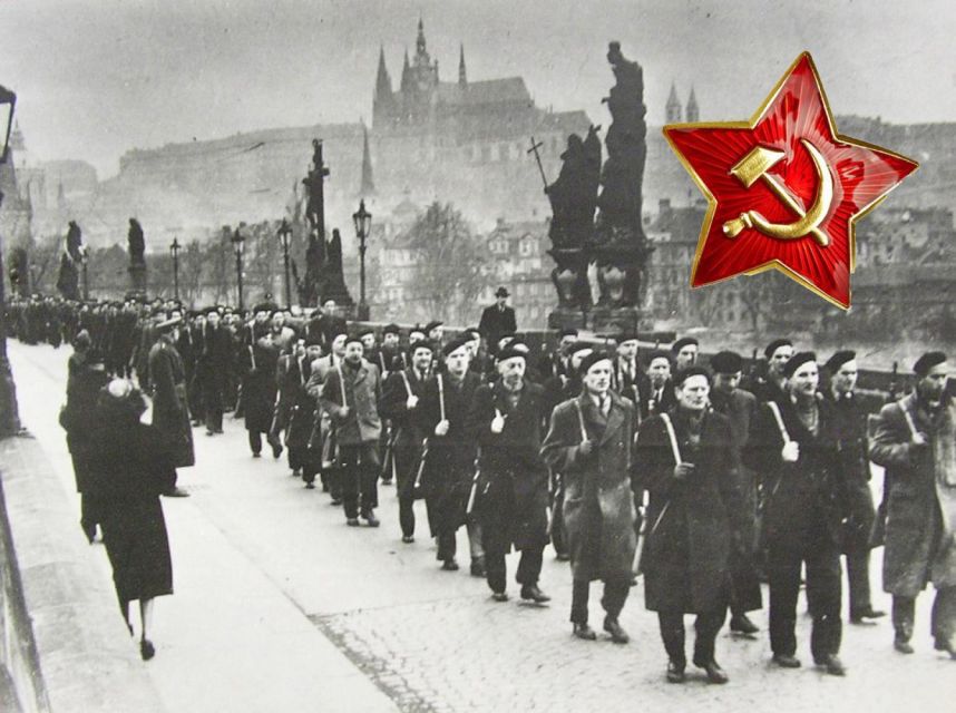 Prague: 3-Hours Wars & Totality Guided Walking Tour - The 2.5-Hour Guided Walk Through Wars and Totalitarian Pressure