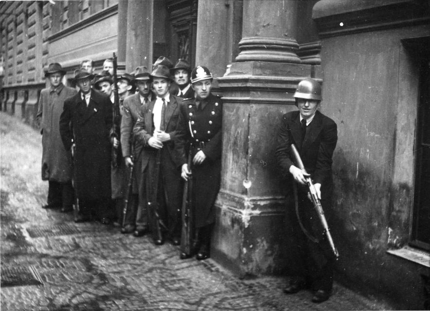 Prague: 3-Hours Wars & Totality Guided Walking Tour - Price and Value: What $56 Buys in 3 Hours