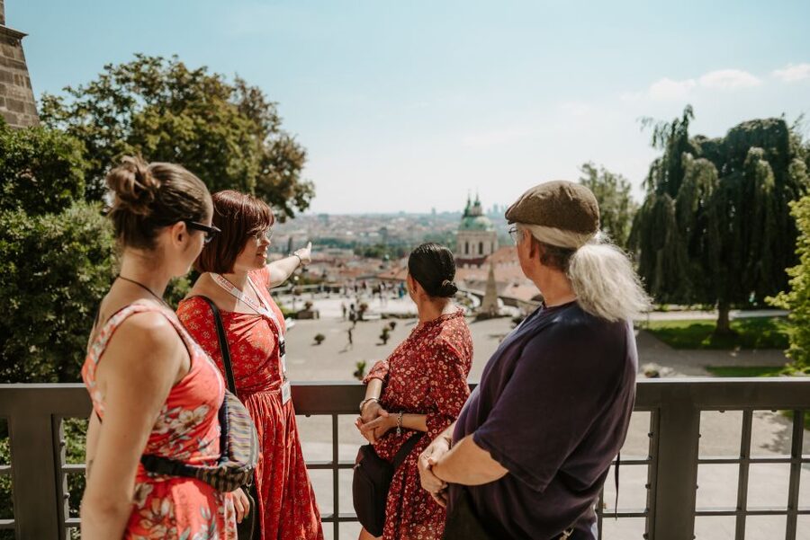 Prague: 3h Private Tour of Prague Castle, Admission Incl. - Prague Castle in 150 Minutes, and Why Private Works