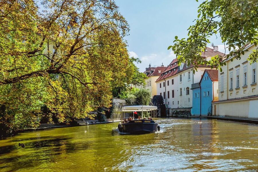 Prague: 45-Minute Sightseeing Cruise to Devil's Channel - Who should book this cruise, and who should skip it