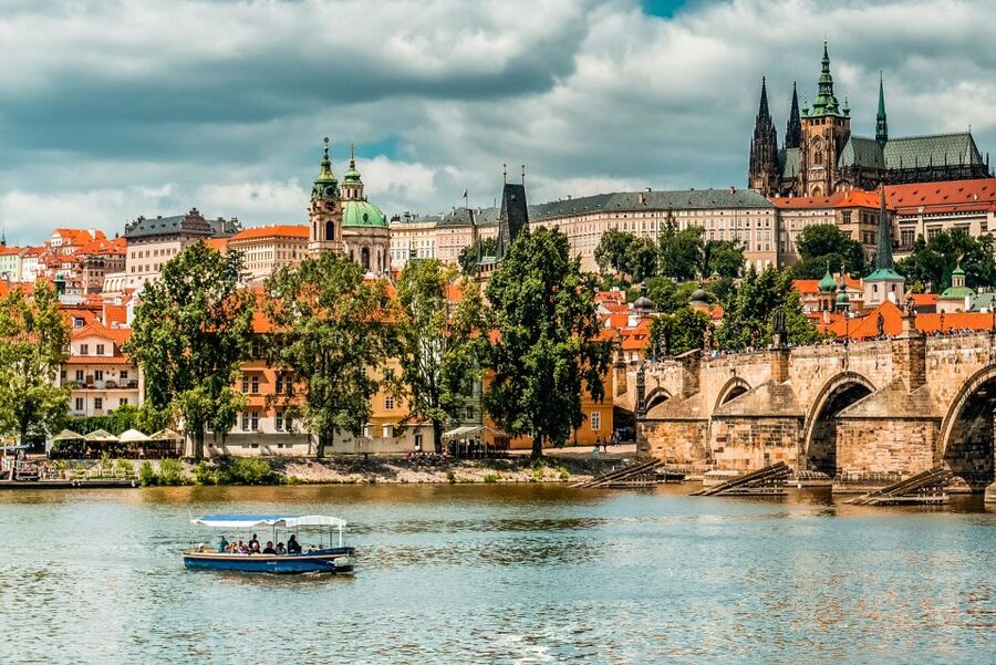 Prague: 45-Minute Sightseeing Cruise to Devil's Channel - 45 minutes on the Vltava, and how the timing helps you