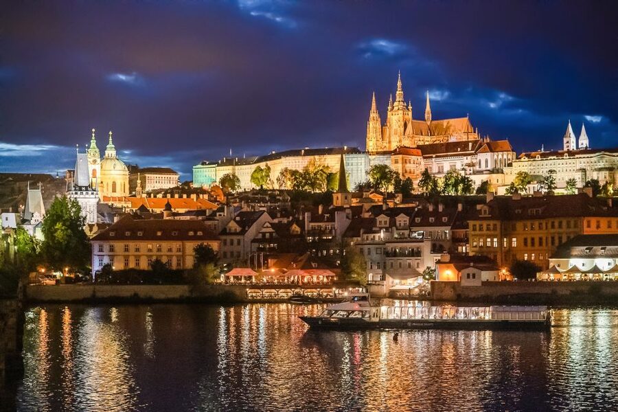 Prague: 50-Minute Sightseeing Evening Cruise - Rudolfinum to Charles Bridge: First Big Night Photos
