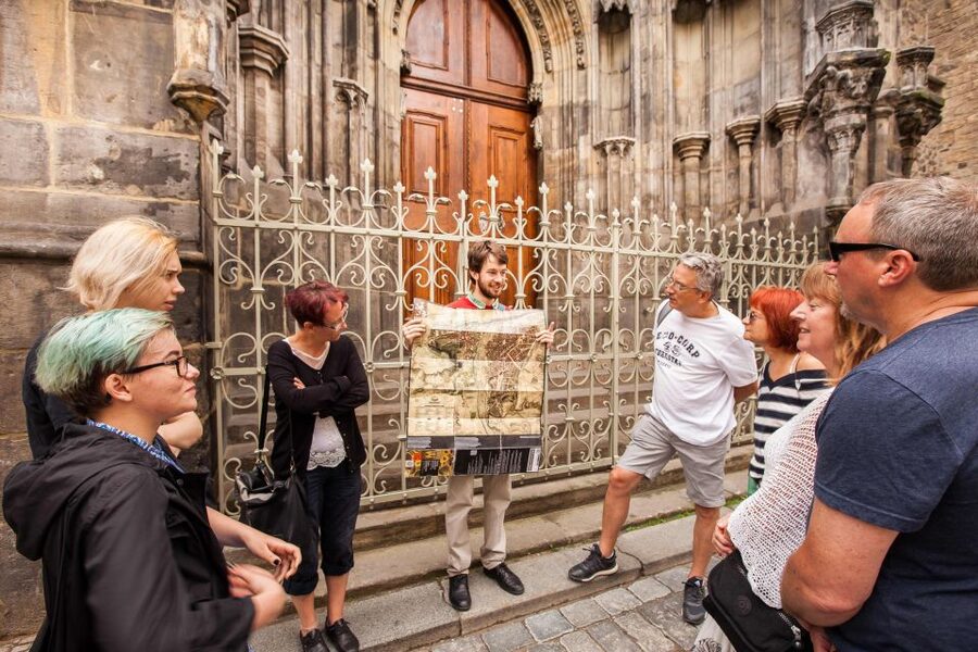 Prague: 6-Hour City Tour including Cruise and Lunch - Old Town Square to Charles University: Getting Prague’s “map in your head”