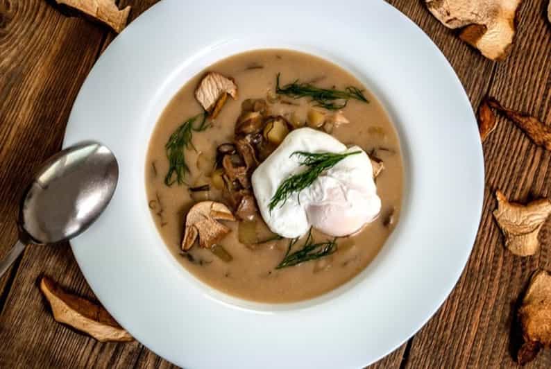 Prague: A Czech Cuisine masterclass & Prague Highlights tour - Prague Castle area and interiors: plan around tickets