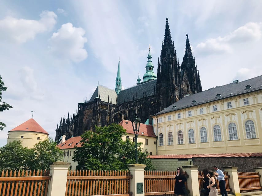Prague: A Czech Cuisine masterclass & Prague Highlights tour - Malá Strana and Kampa Island: the day turns to water