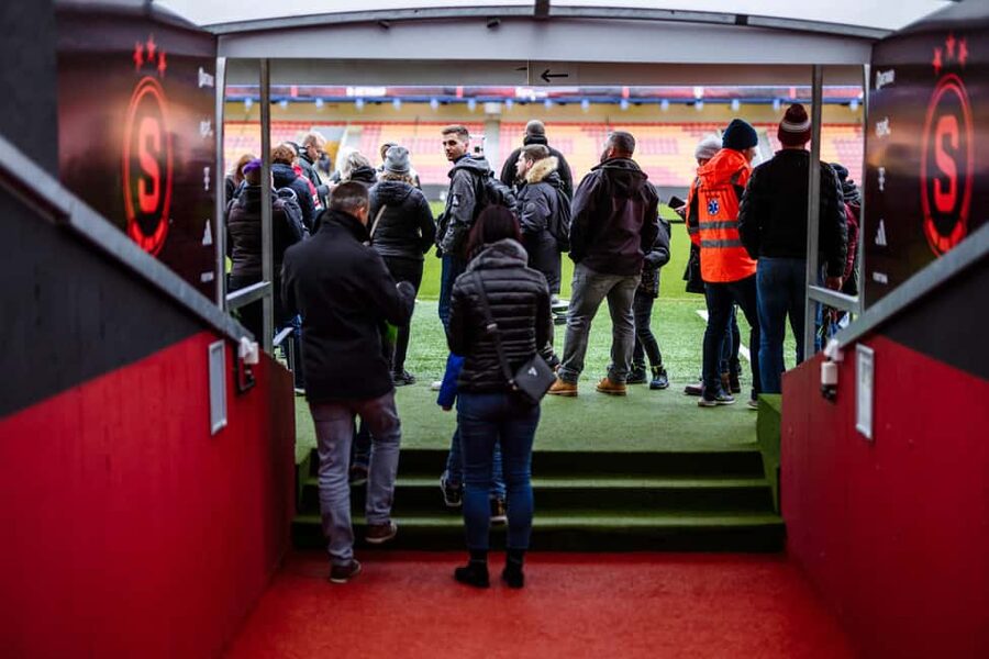 Prague: AC Sparta Praha Stadium Tour - Pitch-side and the tunnel: the moment football fans talk about