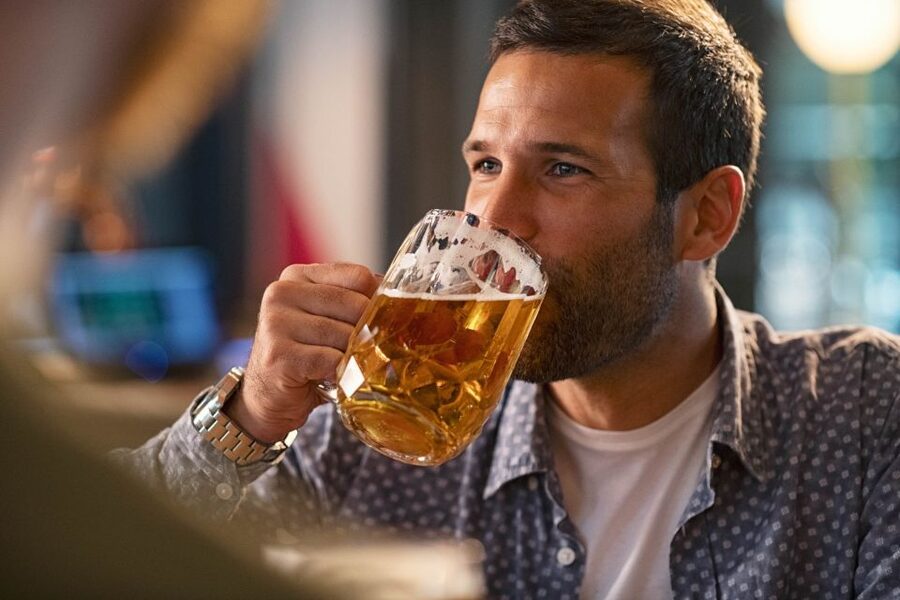 Prague: Afternoon Beer Cruise with Drinks Included - What you actually get for your $35: drinks, Wi-Fi, and lounge music