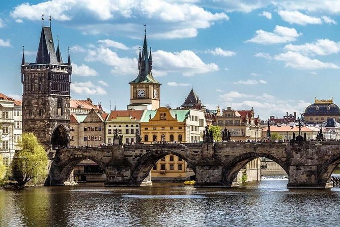Prague Airport Transfers, Praga Aeropuerto Traslados, ESPAŇOL-ENG - How Pickup Works and Where to Find Your Driver
