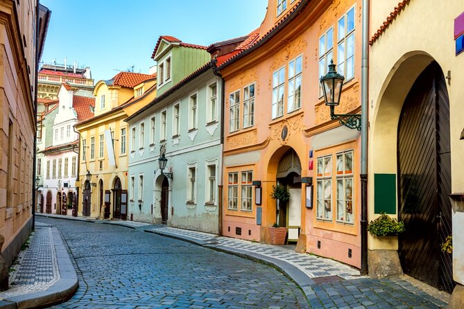 Prague: Alchemy & Dark Arts Exploration Game Tour - How the mobile story works, from clues to short insights