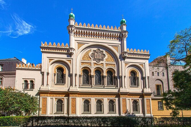 Prague All-Inclusive Pass: 30+ Activities including Prague Castle - Hop-on Hop-off bus (24 hours): the easiest way to stitch Prague together